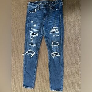 Trendy ripped American Eagle jeans